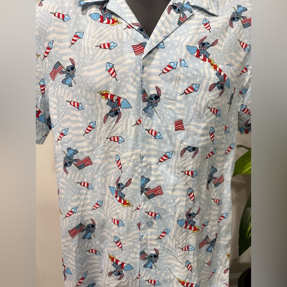 Disney Stitch Men's 4th of July  Short Sleeve Shirt Small - Picture 5 of 5